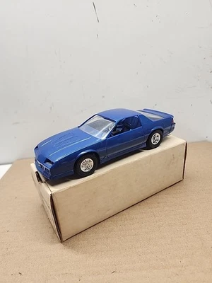 1/25 AMT ERTL 1989 CHEVROLET CAMARO IROC Z  BRIGHT  BLUE METALLIC  PROMO - Image 1 of 4
