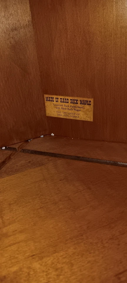 Vitrina de esquina americana temprana colonial de arce de roca dura maciza Tell City Foto 1 de 3