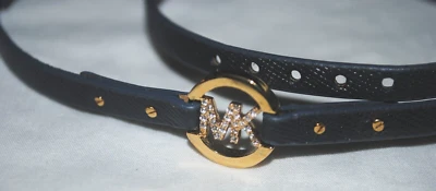 Браслет Michael Kors с эмблемой MK, синий кожаный чехол, с сумкой, отличный - Изображение 1 из 3