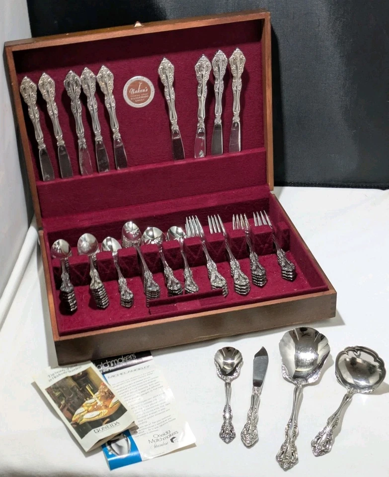 Oneida Michelangelo Cube Stainless Flatware Full Service For 9 Wood Box 71 Pcs - Image 1 of 4