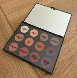 MAC Art Library Eyeshadow Palette Flame-Boyant - Picture 1 of 5