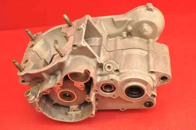 Gas Gas EC300 EC 200 250 300 2001 cárter cigüeñal caja eje medio extremo inferior L&R Foto 1 de 4