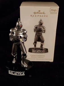 BATTLESTAR GALACTICA: CYLON - 2011 Hallmark Keepsake Sound Ornament QXI2219 - Imagen 1 de 5