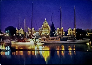 Victoria B.C. Kanada • Innenhafen & Parlamentsgebäude • Boote Wasser - Bild 1 von 2