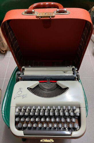 PRINCESS 100 Reise-Schreibmaschine VINTAGE Antik Liebhaberstück! in Koffer TIPP!