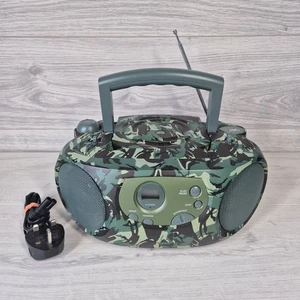Woolworths Lettore CD Radio Portatile Esercito Cammo Mimetico Pesca Campeggio - Foto 1 di 8