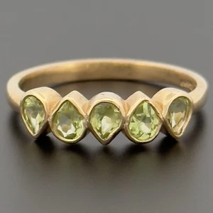 9ct Yellow Gold Peridot Eternity Ring Size O 1/2 Hallmarked - Picture 1 of 10