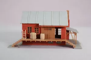 DD067 FALLER 152 train Ho maquette montée Entrepôt marchandises - Picture 1 of 6
