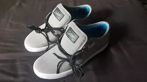 Mens Globe Appleyard Mahalo Grey Shoes US Size 9 Fits Like Size 8 New - Picture 1 of 4