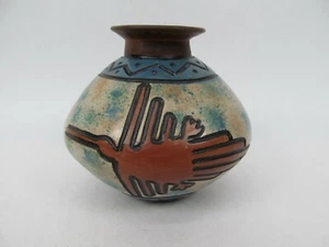 Rolando Paz Chulucanas Peru Art Pottery Vase – Thunderbird Spider - Picture 1 of 3