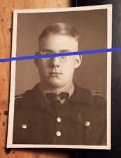 Soldat oder Beamter in Uniform mit Brille - Portrait / 1941 Foto Offenbach a. M.