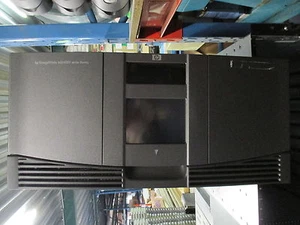 HP StorageWorks MSL6030 Tape Library + LTO3 HP973605-101 Tape Drive Included - Afbeelding 1 van 2