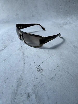 Gafas de sol Salvatore Ferragamo SF marrones estilo envolvente de cuerno - Tonos de diseñador Foto 1 de 4