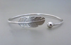 Modern Armreif 925er Sterling Silber Armband Armreif Feder & Kugel Größe verst. - Picture 1 of 7