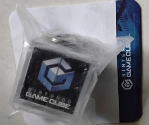RARE Nintendo Game Cube / GBA 6-sided acrylic key ring - Picture 1 of 5