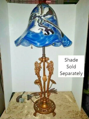 Base de lámpara de 2 flores y hojas renacimiento español Art Nouvea Art Nouvea de colección 1900-1940 Foto 1 de 4