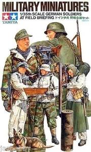 Tamiya 35212 1/35 Scale Model Figure Kit WWII German Soldiers at Field Briefing - Picture 1 of 2