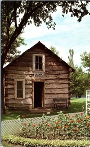 Minnesota Postcard Fairmont, Minn MN Livingston's Log Cabin Built 1865 Historic - Picture 1 of 2