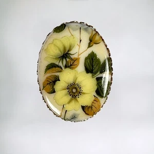 Vintage Floral Filigree Brooch Oval Estate Piece Yellow Ivory Costume - Picture 1 of 12
