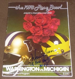 WARREN MOON SIGNED 1978 ROSE BOWL PROGRAM w/ PROOF! WASHINGTON vs MICHIGAN - Picture 1 of 2