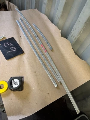 1978 1979 78 1980 Cutlass Supreme 2 puertas ventana trasera parabrisas embellecedores Foto 1 de 4