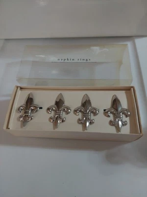 Никелированные кольца для салфеток Fleur De Lis (комплект из 4) для импорта Pier One  - Изображение 1 из 4