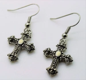 A102 Precioso Pendiente de Moda Gancho de Pez Colgante Diseño Cruz Chapado en Rodio - Imagen 1 de 1