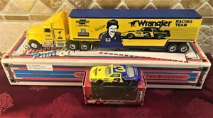 DALE EARNHARDT #3 Wrangler Jeans Racing 1986 ERTL 1/64 Transporter & Car Diecast - Picture 1 of 12