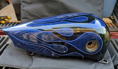 Специальный разделенный бензобак Blue Flame Harley половина левой стороны измельчитель поплавок - Изображение 1 из 4