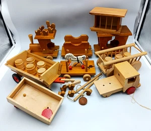 Wooden toy collection including original Loquai wood art, locomotive, ladder wagon, horse - Picture 1 of 19