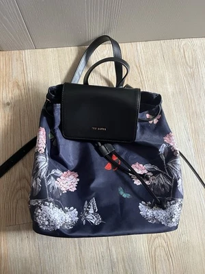 Ted Baker Mochila Mochila Cordón y Cierre Magnético Bolso de Fin de Semana Negro Floral Foto 1 de 4