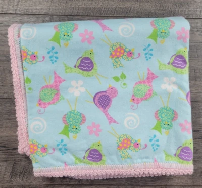 Manta bebé niña nueva casera franela azul y rosa pájaro borde ganchillo 42x40 Foto 1 de 2