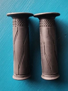 Off a 2014 YAMAHA  YZF-R1  OEM   right and left grips SET - Picture 1 of 4