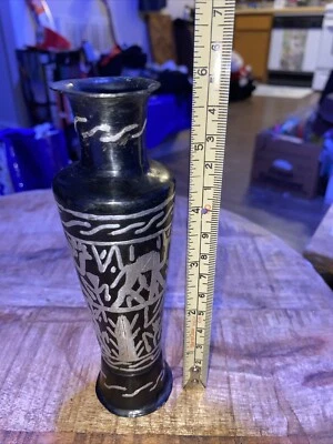 Florero/maceta de trabajo ajustada artesanal de cobre y plata de latón antiguo de 1940 Foto 1 de 4