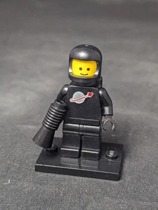 Lego Clásico Espacio Negro Astronauta Minifigura RARO USADO EN EXCELENTE ESTADO 6985 6891 6971 6702 6951 - Imagen 1 de 6