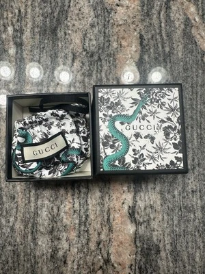 AUTHENTIC GUCCI TRADEMARK ENGRAVED .925 STERLING SILVER ROUND CHARM BRACELET NWT - Image 1 of 4