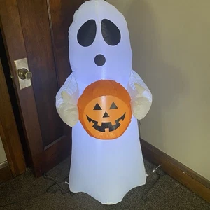 Halloween Spooky Ghost Airblown Inflatable Gemmy LED Light 4 ft Yard Greeter - Picture 1 of 6
