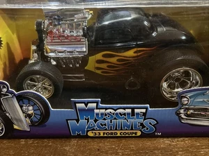 1/18 Muscle Machines 33 Ford Coupe schwarz mit Flammen Neu in OVP - Bild 1 von 8