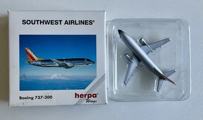 HERPA WINGS 1/500SOUTHWEST AIRLINES BOEING 737-30”25 SILVER ONE” 500555- RARE - Image 1 of 2