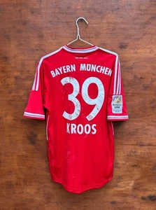 Bayern München 2013/2014 Heim Fußball Trikot Größe M Erwachsene #39 Kroos - Bild 1 von 11