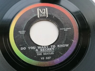 THE BEATLES ORIGINAL 1964  USA  45 DO YOU WANT TO KNOW A SECRET VEE JAY 587 - Image 1 of 4