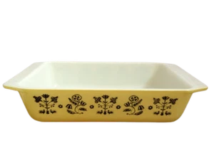 1960 Pyrex Promotional Space Saver Yellow Embroidery Dish 575B - Picture 1 of 1