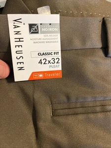 Neu mit Etikett Van Heusen Traveler Herrenhose grau klassische Passform Bundfalte bügelfrei 42 x 32 - Bild 1 von 6
