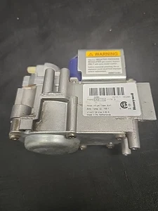 WEIL MCLAIN 382-200-411 GASVENTIL - GV90+ Honeywell VK8115 1176 3 - geprüft! - Bild 1 von 8