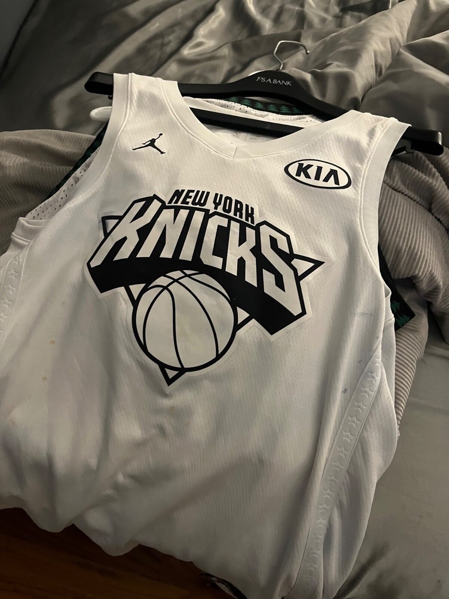 NBA NIKE ユニフォーム Porzingis ポルジンギス Lサイズ Amazon.com: Mens New York Knicks Kristaps Porzingis #6 Blue