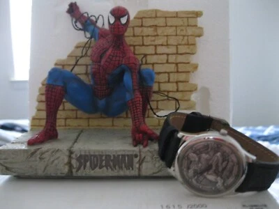 Estatua y reloj Universal Studios Spider-man # 1615 de 2000 raro 1999 sin usar, en caja con certificado de autenticidad Foto 1 de 4