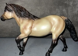 BREYER HIGHLAND PONY STALLION - Picture 1 of 4