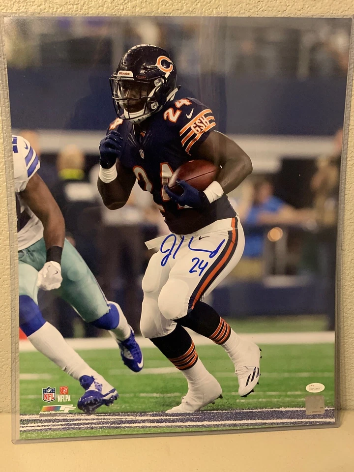 Jordan Howard Signed Chicago Bears 16x20 Photo JSA - Image 1 of 4