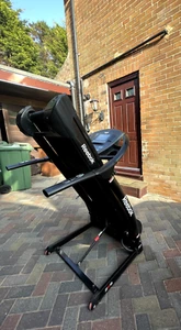 REEBOK ZR9 TREADMILL (NO INCLINE), Black, Good Working Condition,Free Collection - Picture 1 of 5