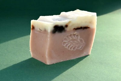 Fliederseife  90g - nur natürliche Zutaten - handgemacht - Portofrei ab 5 Stück - Bild 1 von 2